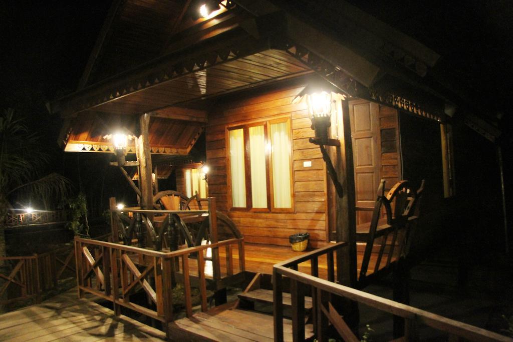 Burilamplai Resort Thung Yai Quarto foto