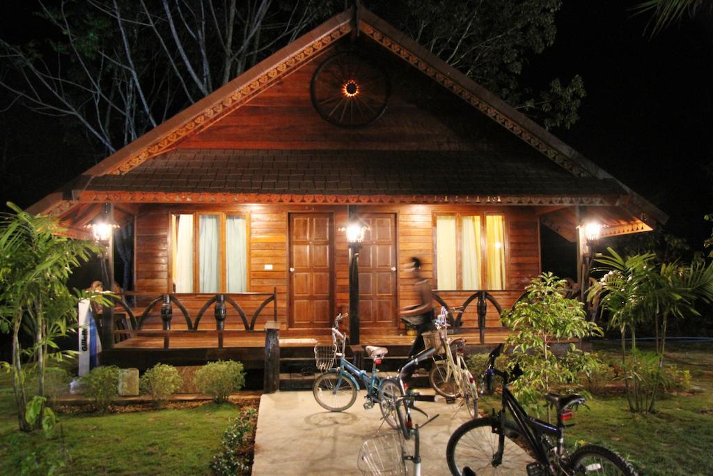 Burilamplai Resort Thung Yai Quarto foto