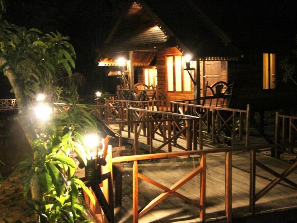 Burilamplai Resort Thung Yai Exterior foto