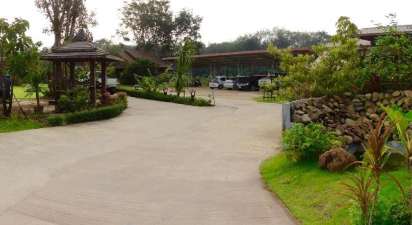 Burilamplai Resort Thung Yai Exterior foto