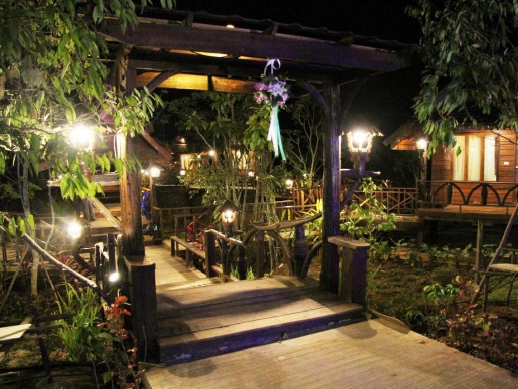 Burilamplai Resort Thung Yai Exterior foto