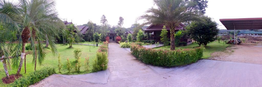 Burilamplai Resort Thung Yai Exterior foto